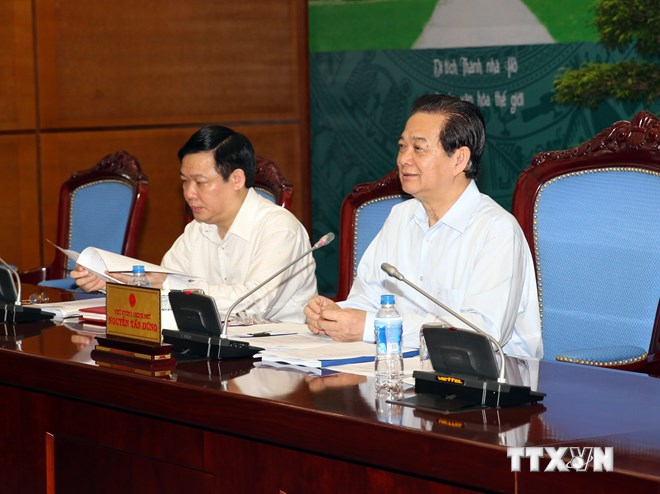 Thủ tướng Nguyễn Tấn Dũng chủ trì cuộc họp. 