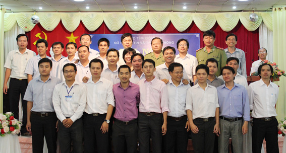 Đội ứng cứu sự cố máy tính tỉnh Đồng Nai ra mắt tại hội nghị.