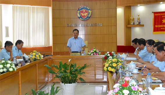 Phó chủ tịch UBND tỉnh Trần Minh Phúc làm việc với Cục Hải quan 