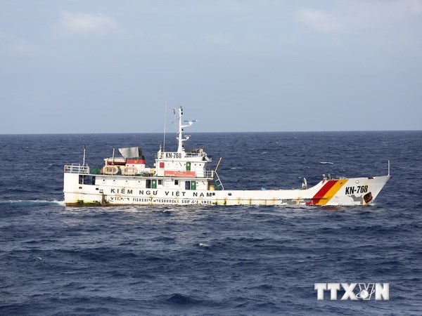 Tàu kiểm ngư Việt Nam thực thi pháp luật trên vùng biển Hoàng Sa. (Ảnh: TTXVN)