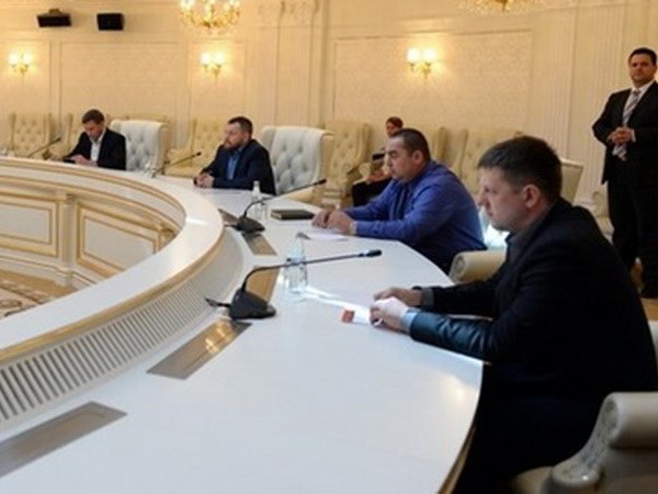 Các đại diện của Nga, người biểu tình ly khai và Chính phủ Ukraine tham gia cuộc họp hôm nay ở Minsk, thủ đô Belarus. (Nguồn: AFP)