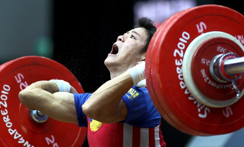 Thạch Kim Tuấn đang là lực sĩ số 1 thế giới ở hạng cân 56kg.