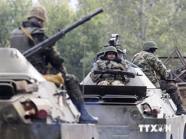 Binh sỹ Ukraine tuần tra tại vùng Donetsk. (Nguồn: AFP/TTXVN)