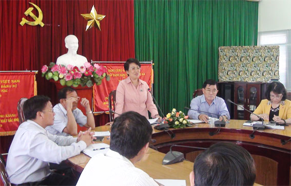 Đồng chí Phan Thị Mỹ Thanh phát biểu tại buổi làm việc với Ban thường vụ Thị ủy Long Khánh và Huyện ủy 2 huyện: Xuân Lộc, Cẩm Mỹ