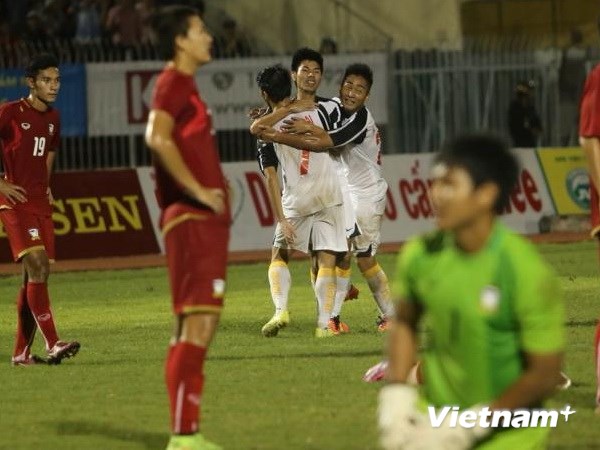 Các cầu thủ U21 Báo Thanh niên Việt Nam ăn mừng bàn thắng của Văn Đại. (Ảnh: Vietnam+)