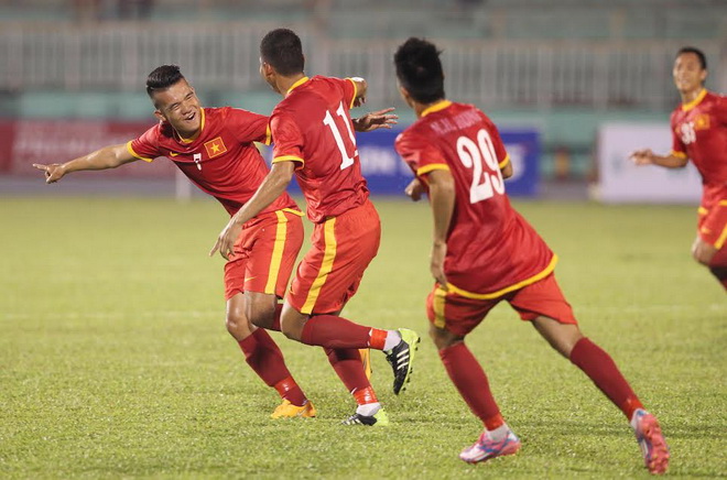 Đội tuyển Việt Nam tiếp tục được ăn mừng chiến thắng trong giai đoạn chuẩn bị cho AFF Suzuki Cup 2014.