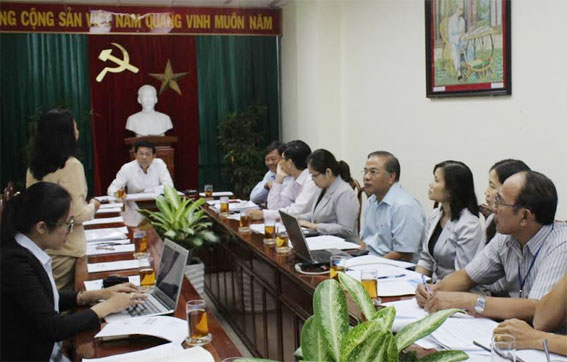 Phó chủ tịch UBND tỉnh Võ Văn Chánh chủ trì buổi làm việc. Ảnh: B.Nguyên