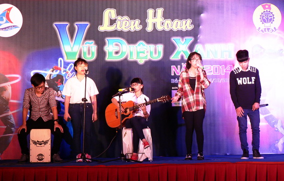 Tiết mục biểu diễn của ban nhạc huyện Định Quán