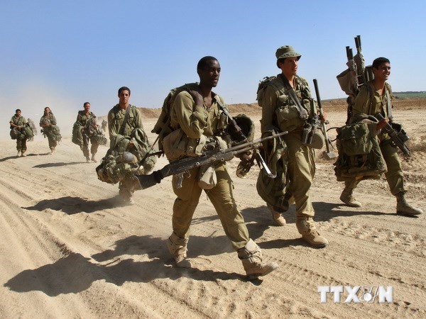 Binh lính Israel tại khu vực biên giới giữa Israel và Dải Gaza. (Nguồn: AFP/TTXVN)