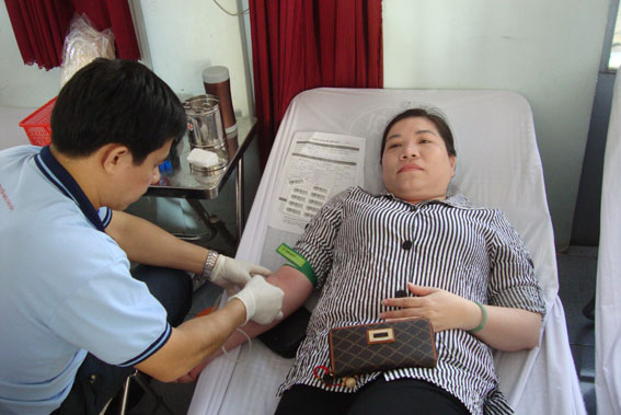  Cán bộ công chức, viên chức tỉnh tham gia hiến máu tình nguyện