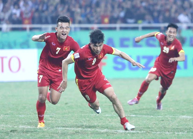 Công Vinh (9) chưa chắc đã đá chính trong trận gặp đội tuyển Lào.