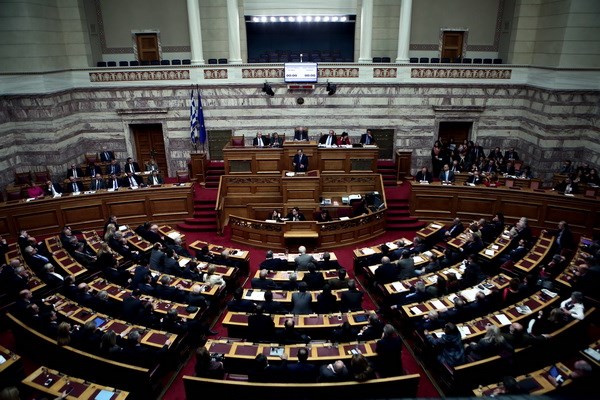 Quốc hội Hy Lạp bỏ phiếu thông qua dự thảo ngân sách 2015. (Nguồn: AFP/TTXVN)