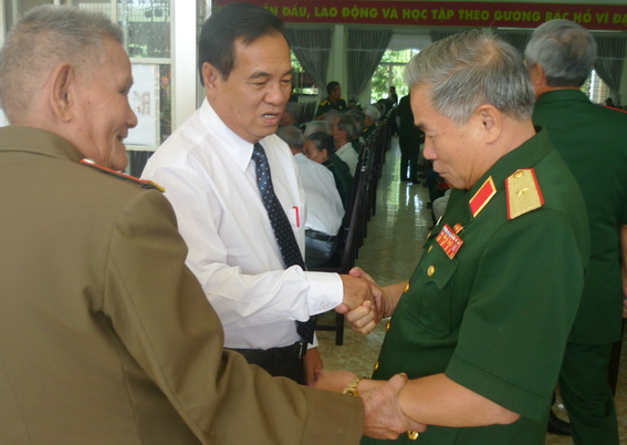 Đồng chí Trần Đình Thành, Bí thư Tỉnh ủy gặp gỡ các cán bộ cựu chiến binh