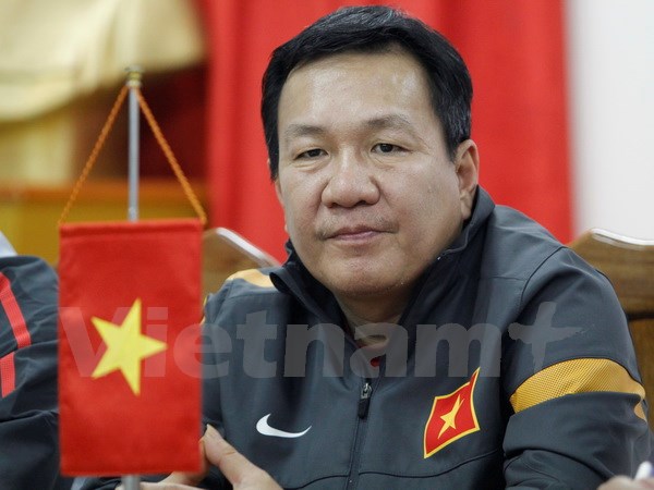 Huấn luyện viên Hoàng Văn Phúc tin rằng người kế nhiệm có thể kết hợp thành công hai nhóm ngôi sao U19 và Olympic. (Ảnh: Minh Chiến/Vietnam+)