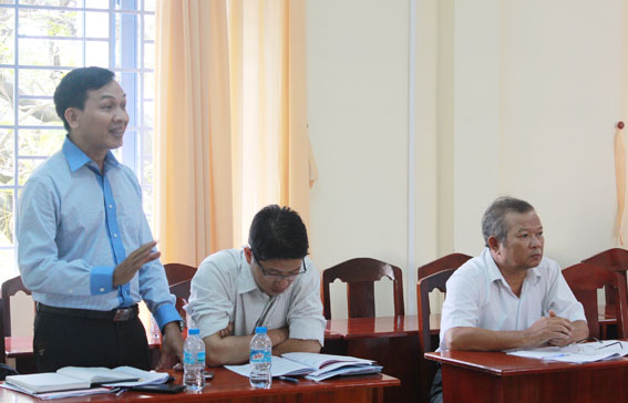 Ông Phạm Minh Đức, Trưởng Phòng giáo dục thường xuyên, Sở GD-ĐT phát biểu tại buổi làm việc