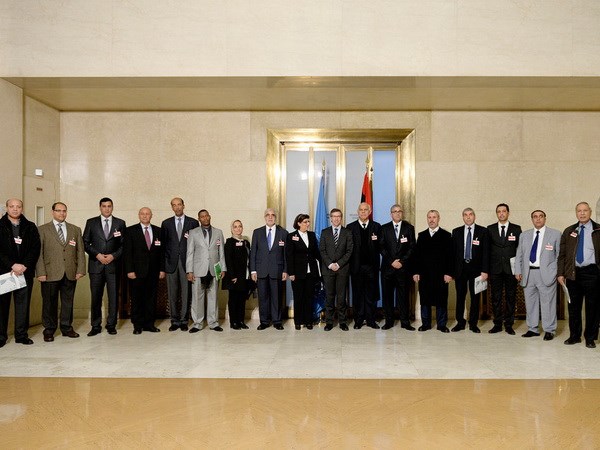 Trưởng UNSMIL Bernardino Léon và các đại biểu sau cuộc họp của các bên về xung đợt ở Libya tại trụ sở Liên hiệp quốc, Geneva. (Nguồn: UN Photo)