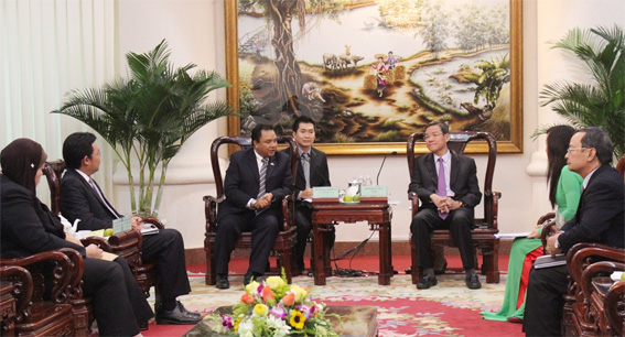 Tổng lãnh sự Malaysia đến thăm và chào từ biệt Chủ tịch UBND tỉnh Đinh Quốc Thái 