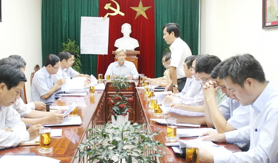 Phó chủ tịch UBND tỉnh Nguyễn Phú Cường chủ trì buổi làm việc
