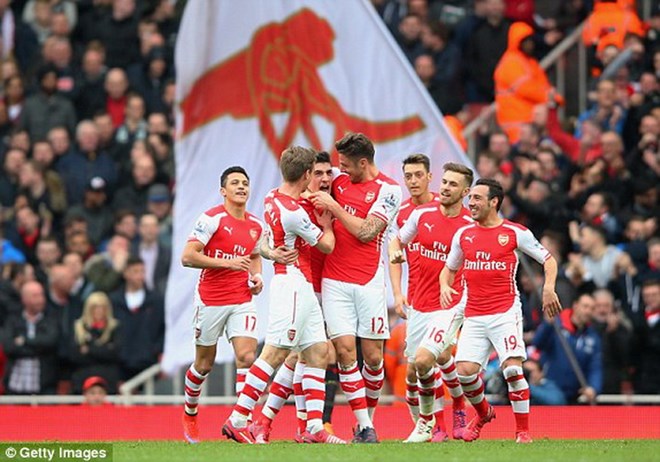 Arsenal leo lên vị trí thứ 2 trên bảng xếp hạng. (Nguồn: Daily Mail)
