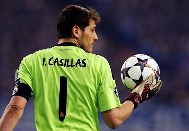 Đội trưởng Casillas luôn thể hiện mong muốn hoàn tất bản hợp đồng còn thời hạn 2 năm nữa với Real Madrid. (Ảnh: sportskeeda.com)