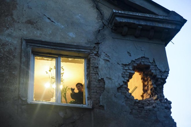 Một ngôi sao bị dính đạn pháo trong các cuộc giao tranh mới bùng phát ở Ukraine (Nguồn: AFP)