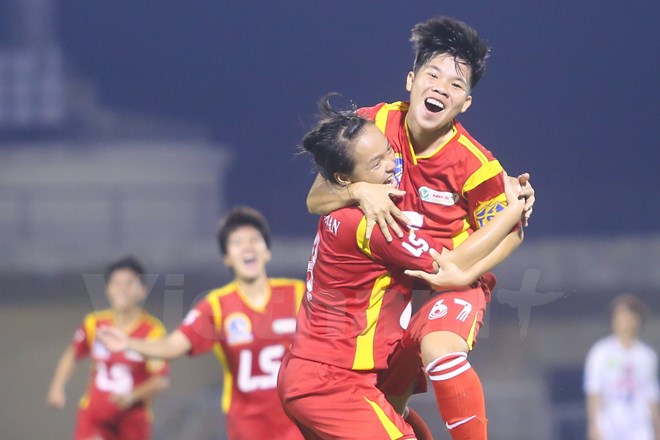 Thùy Trinh (67) ghi bàn thắng quyết định ngôi hậu cho Thành phố Hồ Chí Minh ở giải nữ quốc gia 2015. (Ảnh: Vietnam+)