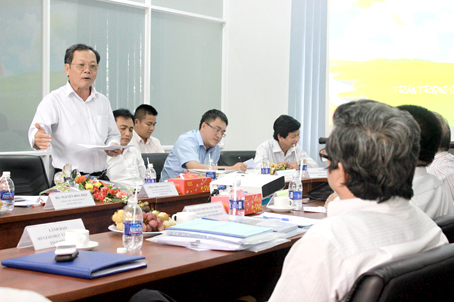 Phó chủ tịch UBND tỉnh Trần Minh Phúc kết luận tại buổi làm việc. Ảnh: H.Dung