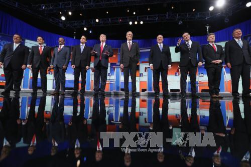 10 ứng viên hàng đầu của đảng Cộng hòa Mỹ đã bước vào cuộc tranh luận đầu tiên trong cuộc đua giành tấm vé của đảng tham gia tranh cử Tổng thống Mỹ 2016. Ảnh: AFP/TTXVN