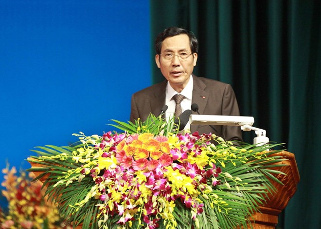 Ông Thuận Hữu, Tổng biên tập Báo Nhân dân, Chủ tịch Hội Nhà báo Việt Nam khóa IX tiếp tục được tín nhiệm bầu giữ chức danh Chủ tịch Hội Nhà báo Việt Nam khóa X, nhiệm kì 2015-2020.