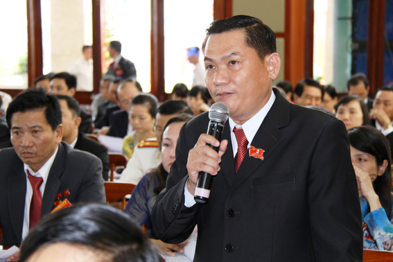 Đại biểu thảo luận góp ý văn kiện Đại hội Đảng bộ tỉnh lần thứ X (Nhiệm kỳ 2015-2020)