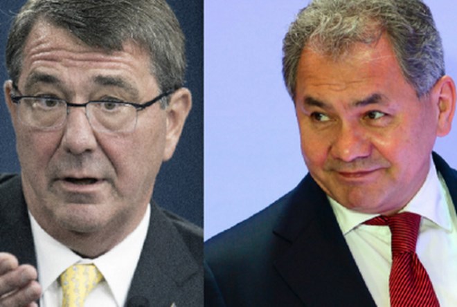 Bộ trưởng Bộ trưởng Quốc phòng Mỹ Ashton Carter và người đồng cấp Nga Sergei Shoygu. (Nguồn: AFP, Sputnik)