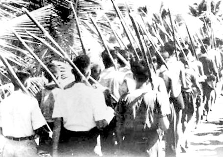 Quân và dân Nam bộ với gậy tầm vông đứng lên chiến đấu khi thực dân Pháp xâm lược nước ta lần thứ 2, tháng 9-1945.