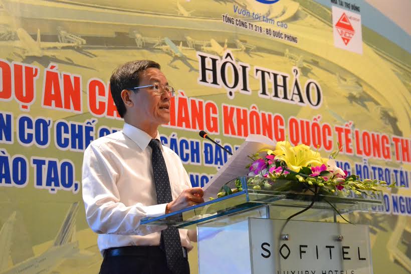 Chủ tịch UBND tỉnh Đinh Quốc Thái phát biểu khai mạc hội thảo
