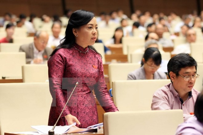 Bộ trưởng Y tế trả lời chất vấn về quản lý giá thuốc