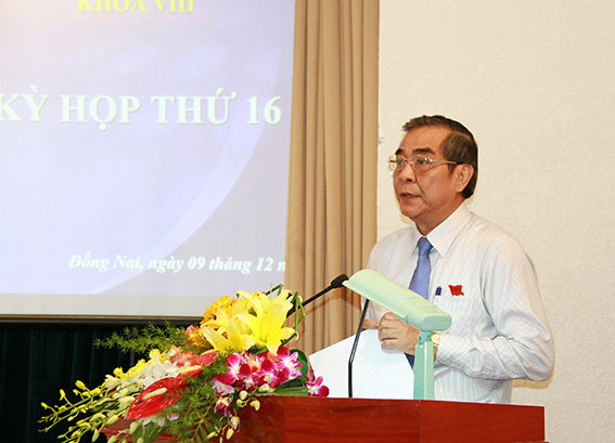 Đồng chí Trần Văn Tư, Phó Bí thư Thường trực Tỉnh ủy, Chủ tịch HĐND tỉnh phát biểu khai mạc kỳ họp 16 HĐND tỉnh