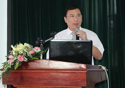 GS-TS Võ Thành Nhân, Chủ tịch Hội Tim mạch can thiệp TP.Hồ Chí Minh trình bày tại buổi họp