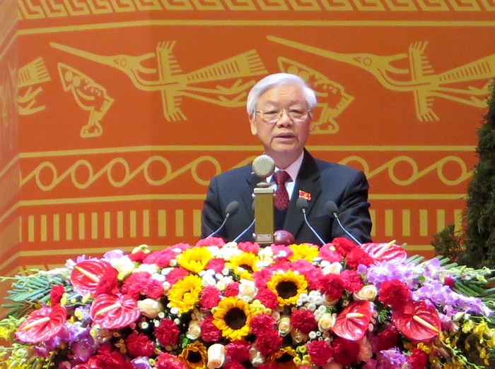 Tổng Bí thư Nguyễn Phú Trọng trình bày Báo cáo của Ban Chấp hành Trung ương Đảng khóa XI  về các văn kiện Đại hội XII của Đảng. Ảnh: Báo ĐCSVN 