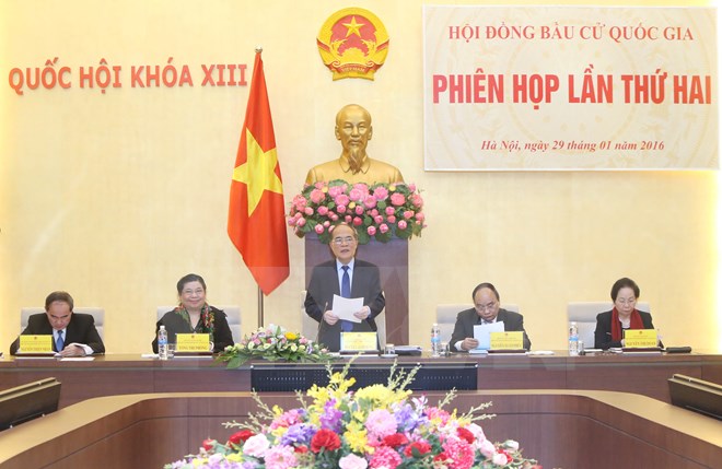 Chủ tịch Quốc hội Nguyễn Sinh Hùng chủ trì Phiên họp lần thứ hai Hội đồng bầu cử Quốc gia. (Ảnh: Nhan Sáng/TTXVN)
