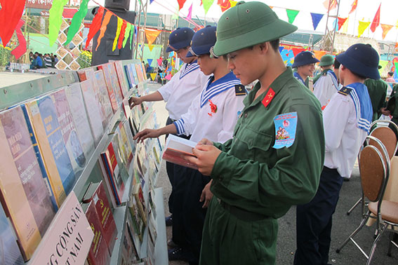 Tìm sách tham khảo