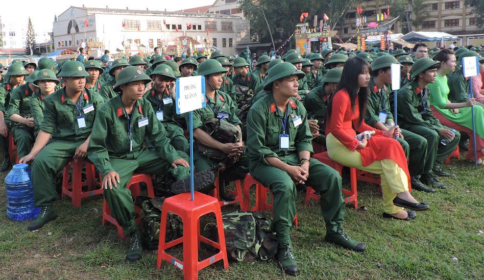 Các tân binh tại hội trại tòng quân