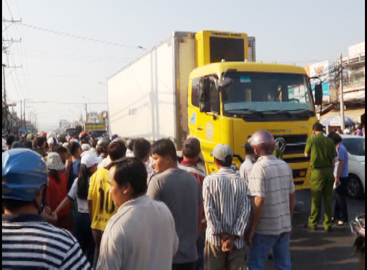 Xe tải va chạm xe máy, một học sinh tử vong