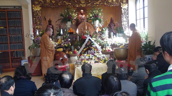 Quang cảnh buổi lễ cầu siêu ở Phật đường Khuông Việt. (Ảnh: Việt Sơn/Vietnam+)