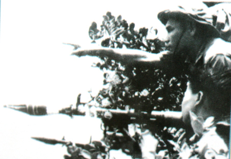 Ban Chỉ huy Đội 1 đặc công nước chỉ đạo trận đánh tàu Mỹ ở Cửa Việt (Quảng Trị) năm 1966 (ảnh tác giả chụp lại từ ảnh tư liệu).