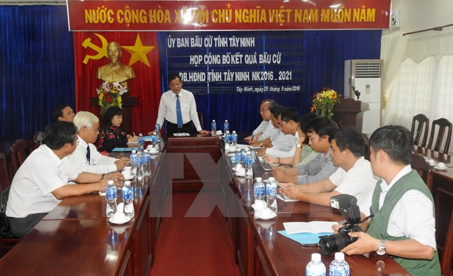 Ủy ban Bầu cử tỉnh Tây Ninh tổ chức phiên họp công bố kết quả bầu cử và danh sách những người trúng cử đại biểu Hội đồng nhân dân tỉnh Tây Ninh khóa IX. (Ảnh:TTXVN)