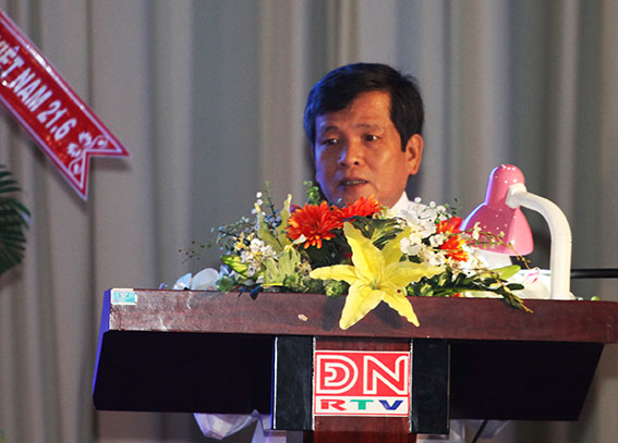 Đồng chí Nguyễn Tôn Hoàn, Chủ tịch Hội nhà báo tỉnh, Tổng biên tập báo Lao Động Đồng Nai phát biểu tại buổi lễ kỷ niệm. Ảnh: Huy Anh