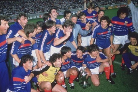 Với danh thủ Platini, Pháp lần đầu lên ngôi tại EURO 1984 trên sân nhà