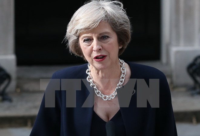 Tân Thủ tướng Anh Theresa May phát biểu nhậm chức bên ngoài Phủ Thủ tướng Anh ở ngôi nhà số 10 phố Downing, London. (Nguồn: THX/TTXVN)
