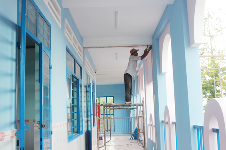 Công trình Trường mẫu giáo Anh Đào (xã Bình Minh, huyện Trảng Bom) đang gấp rút được hoàn thành để đưa vào sử dụng trong năm học 2016-2017. Ảnh: H.D