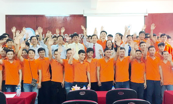 Đoàn robot Trường đại học Lạc Hồng trong ngày xuất quân tham dự ABU 2016