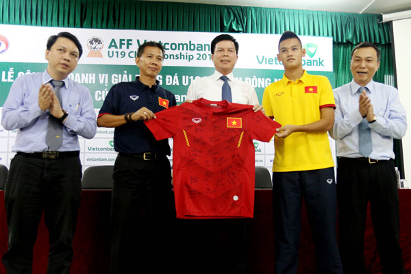 Vietcombank là nhà tài trợ chính giải U.19 Đông Nam Á 2016